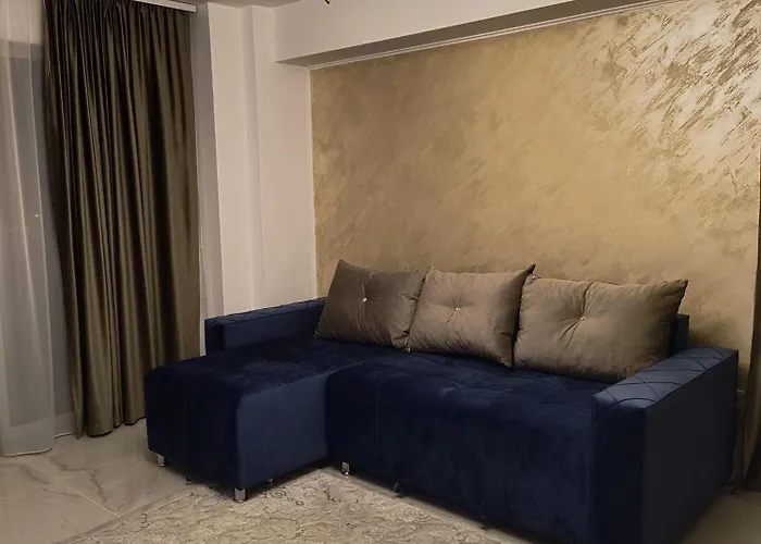 Modern Coresi Апартаменти